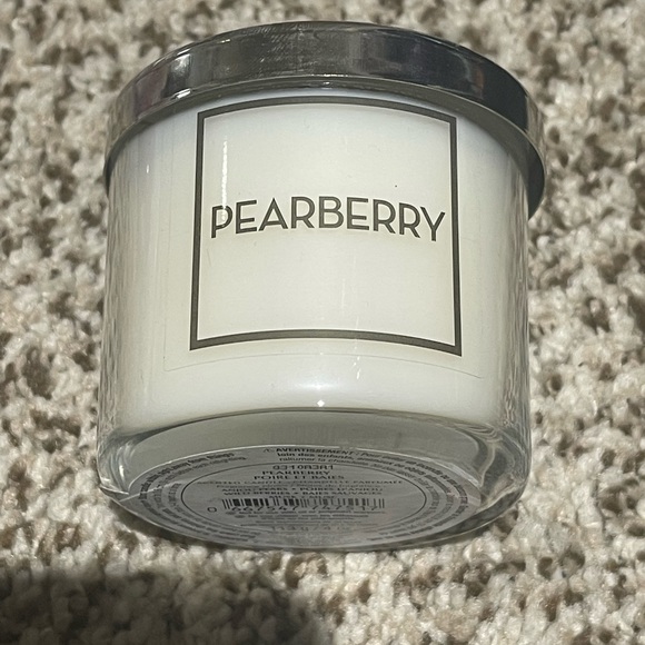*New* PEARBERRY ~ Single Wick 4 oz. Candle ~ Bath & Body Works ~ - Picture 2 of 3